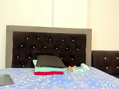 vfridaper online show from March 3, 2026, 1:17 pm