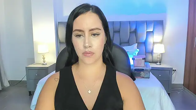 Natasha Kiim  online show from April 9, 2026, 3:50 am