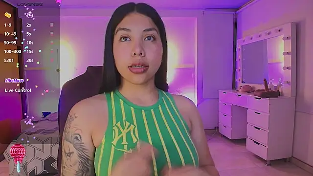 Snapshot of kloe28 chatting on May 20, 2026, 3:45 am kloe28 online show from May 20, 2026, 3:45 am