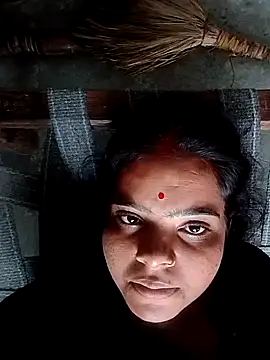 Snapshot of Cuty_nensi chatting on October 1, 2025, 6:19 am Cuty nensi online show from October 1, 2025, 6:19 am