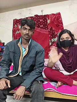 Love Queen11 online show from February 9, 2026, 4:44 pm