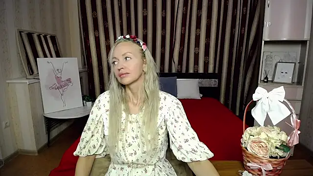 horny blonds online show from November 27, 2025, 11:23 am