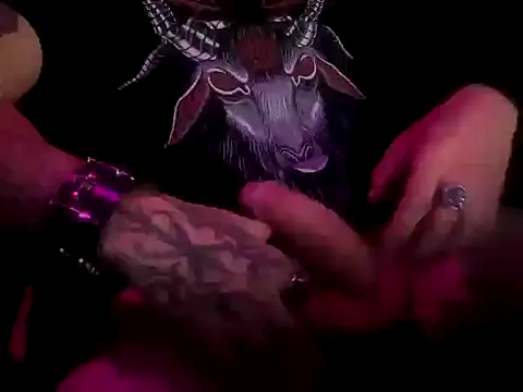 Snapshot of Sinner___ chatting on October 25, 2025, 12:40 am Sinner online show from October 25, 2025, 12:40 am