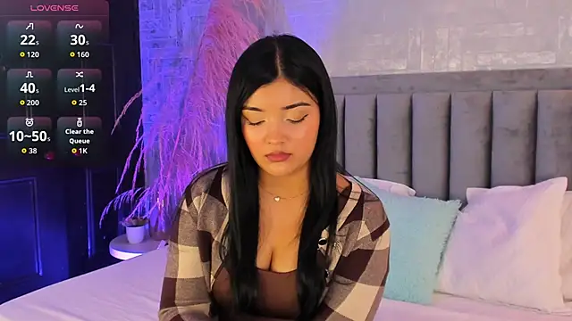 EmmaBlossom online show from November 5, 2025, 7:25 pm