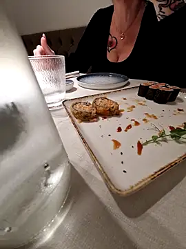 Snapshot of candymaxxx chatting on February 24, 2026, 11:52 am candymaxxx online show from February 24, 2026, 11:52 am