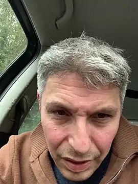 CerveniXXL online show from October 17, 2025, 4:09 pm