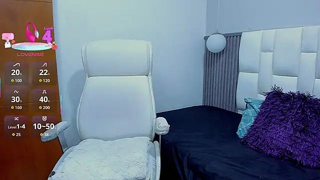 Snapshot of karoline_torres chatting on October 6, 2025, 9:01 pm karoline torres online show from October 6, 2025, 9:01 pm