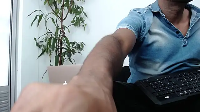 Snapshot of Orlando_horny chatting on September 29, 2025, 10:14 pm Orlando horny online show from September 29, 2025, 10:14 pm