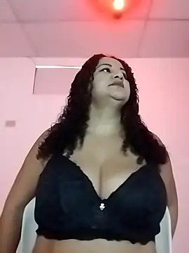 MEYBELLATINA online show from October 4, 2025, 8:18 pm