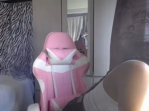 Nahomyyy online show from February 11, 2026, 7:08 pm