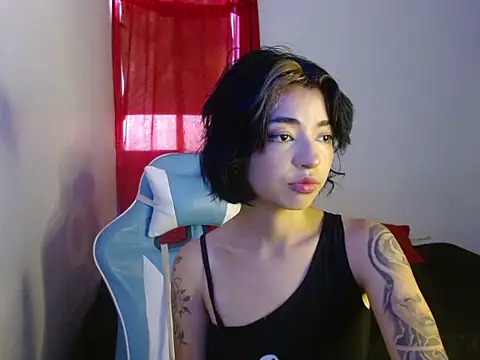 kiyusweetcrazy online show from October 19, 2025, 5:57 pm