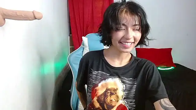 kiyusweetcrazy online show from October 22, 2025, 2:12 am