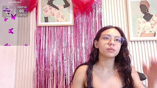 Snapshot of Abrilmirren chatting on February 7, 2026, 11:25 am Abrilmirren online show from February 7, 2026, 11:25 am