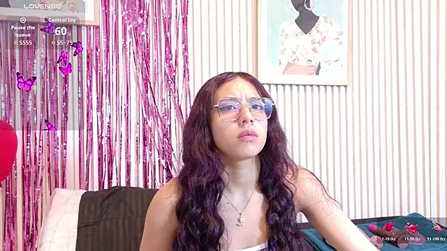 Snapshot of Abrilmirren chatting on February 23, 2026, 11:07 am Abrilmirren online show from February 23, 2026, 11:07 am