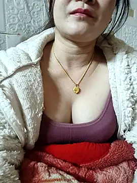 Snapshot of Paul-paul11 chatting on February 3, 2026, 1:04 am Paul-paul11 online show from February 3, 2026, 1:04 am