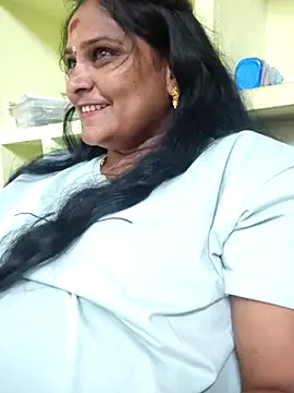 navyasree143 online show from February 24, 2026, 6:39 pm