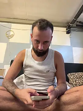 juan03065 online show from June 3, 2026, 11:46 am