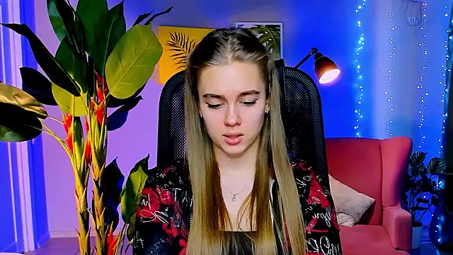 JuneWoods online show from January 19, 2026, 9:24 am