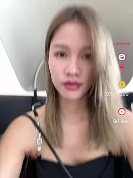 Snapshot of sharony_x chatting on July 13, 2026, 5:43 am sharony x online show from July 13, 2026, 5:43 am