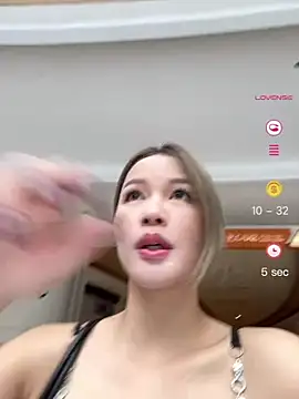 Snapshot of sharony_x chatting on July 20, 2026, 2:48 am sharony x online show from July 20, 2026, 2:48 am