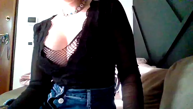 sexycolf online show from October 24, 2025, 8:22 am