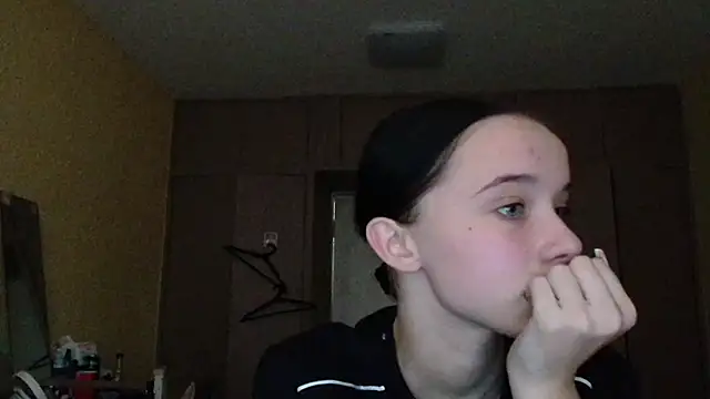 Emilia Light online show from October 12, 2025, 5:50 am