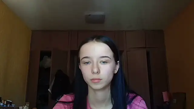 Emilia Light online show from June 5, 2026, 7:36 am