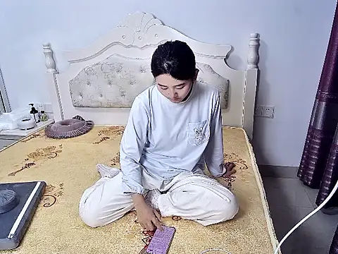 Snapshot of GrungyGooney chatting on April 7, 2026, 10:15 am GrungyGooney online show from April 7, 2026, 10:15 am