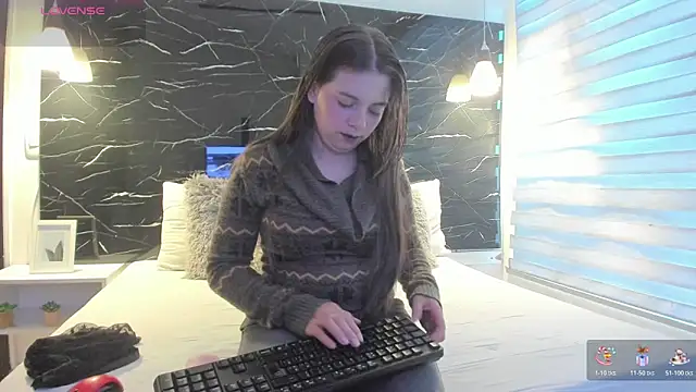 ZOE LE online show from February 4, 2026, 11:49 am