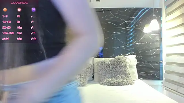 ZOE LE online show from March 17, 2026, 11:46 am