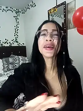 YaraDuartee online show from February 19, 2026, 1:23 am