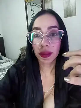 Snapshot of YaraDuartee chatting on March 8, 2026, 2:04 am YaraDuartee online show from March 8, 2026, 2:04 am