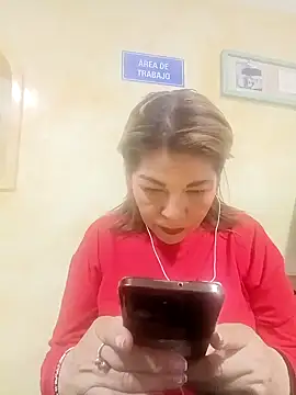 Snapshot of VANESSA__01 chatting on October 11, 2025, 2:26 pm VANESSA  01 online show from October 11, 2025, 2:26 pm