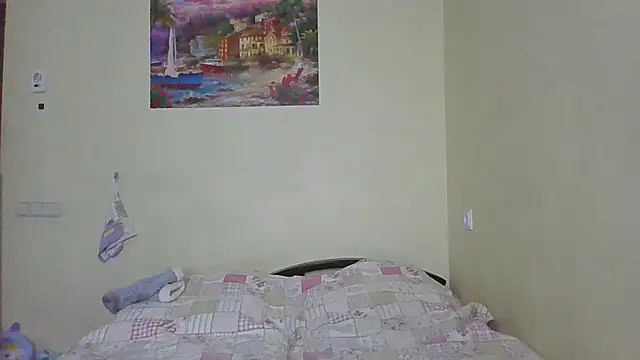 Snapshot of QueenMomyS chatting on April 17, 2026, 8:12 pm QueenMomyS online show from April 17, 2026, 8:12 pm
