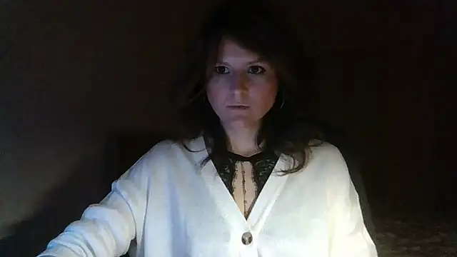 Arivonne online show from February 8, 2026, 3:26 pm