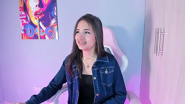 Snapshot of Athenea__fox chatting on December 14, 2025, 11:48 am Athenea fox online show from December 14, 2025, 11:48 am