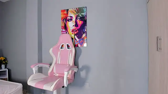 Snapshot of Athenea__fox chatting on December 20, 2025, 12:01 pm Athenea fox online show from December 20, 2025, 12:01 pm