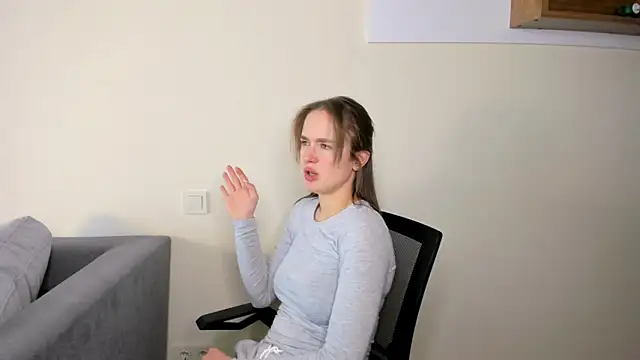 LilMary  online show from March 5, 2026, 7:26 am