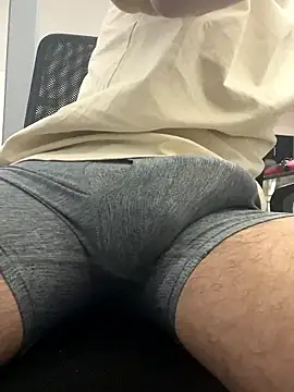 AlbertoRuiz086 online show from March 24, 2026, 6:13 pm