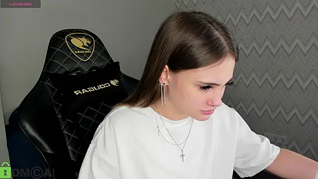 KarinaBroks online show from October 20, 2025, 8:59 am