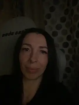 ViollaXlove online show from October 14, 2025, 4:52 pm