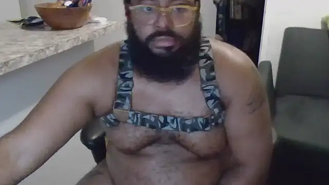 bear named j online show from October 5, 2025, 1:53 pm