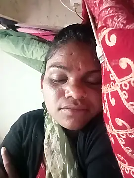 Snapshot of SHMA-77 chatting on February 12, 2026, 5:19 pm SHMA-77 online show from February 12, 2026, 5:19 pm
