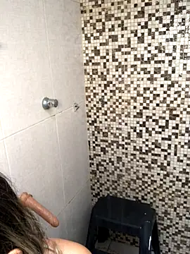 AlinemariaX online show from October 15, 2025, 4:29 pm