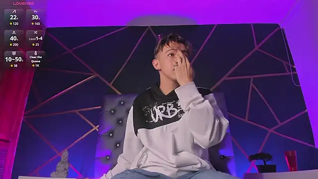 Lian Miller1  online show from February 13, 2026, 12:23 pm