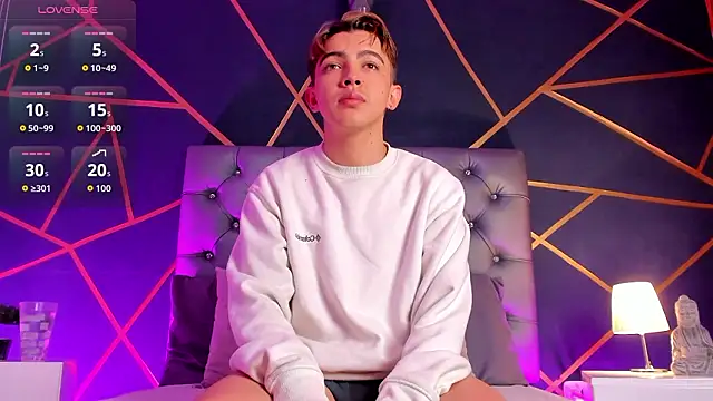 Lian Miller1  online show from March 17, 2026, 12:19 pm