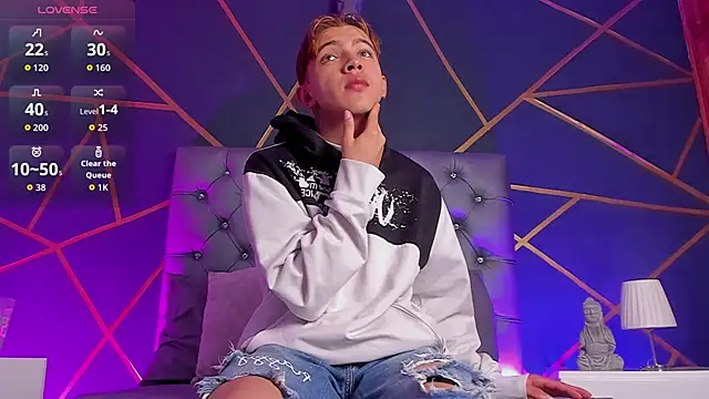 Lian Miller1  online show from March 28, 2026, 12:38 pm