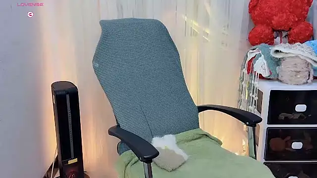 NEWONETO online show from November 21, 2025, 9:19 am