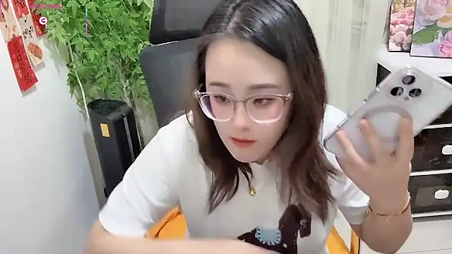 NEWONETO online show from April 17, 2026, 1:47 pm