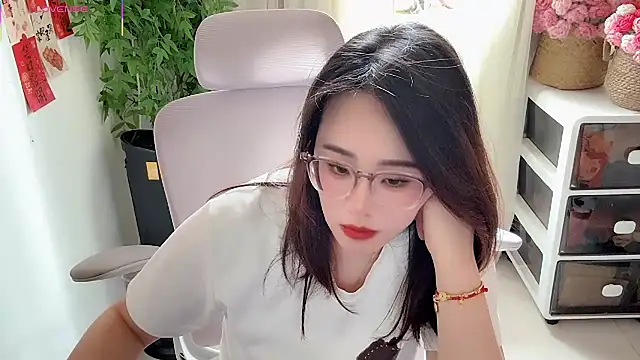 Snapshot of NEWONETO chatting on May 10, 2026, 5:12 am NEWONETO online show from May 10, 2026, 5:12 am